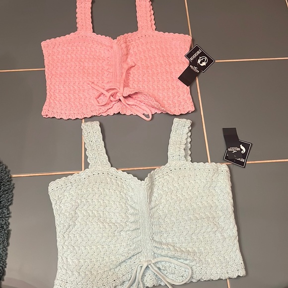 Hollister Tops - NWT HOLLISTER REVERSIBLE , large , pink & teal